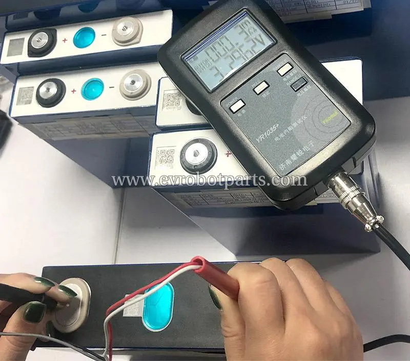 Testing internal resistance and voltage of CATL 306Ah LiFePO4 prismatic battery cell with YR1035+ battery internal resistance tester, Grade A lithium iron phosphate cell inspection